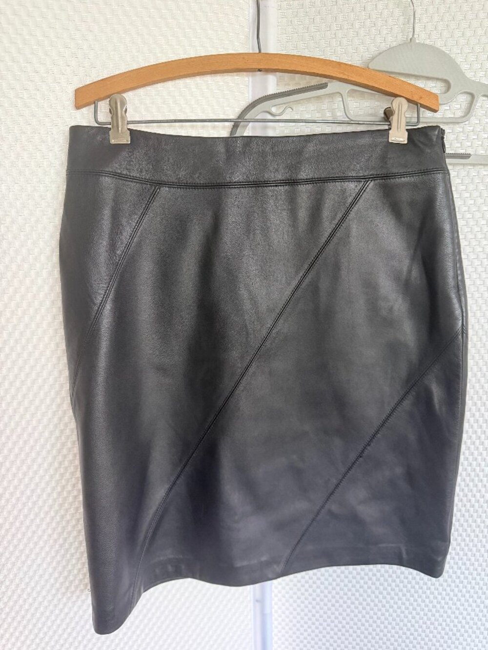 VALERIE STEVENS BLACK LEATHER SKIRT